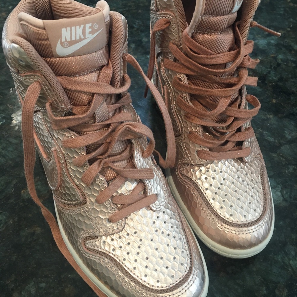 Nude Nike Tennis shoes